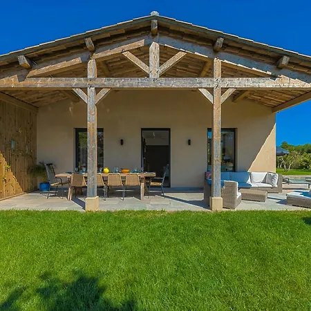 Дом отдыха House With Pool And Vineyards In