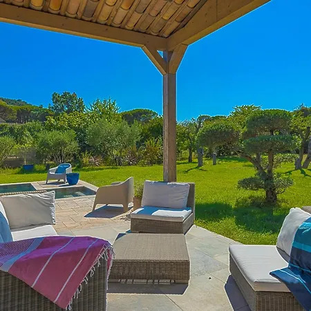 House With Pool And Vineyards In Сasa de vacaciones Saint-Tropez