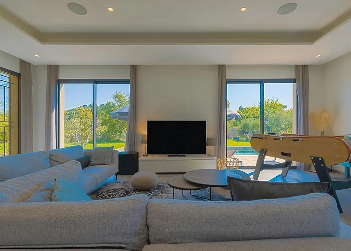 House With Pool And Vineyards In Holiday home *