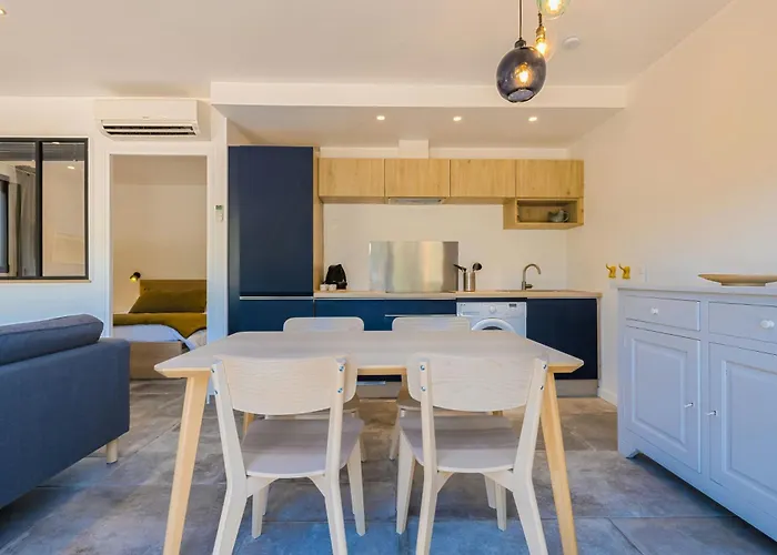 Holiday home House With Pool And Vineyards In