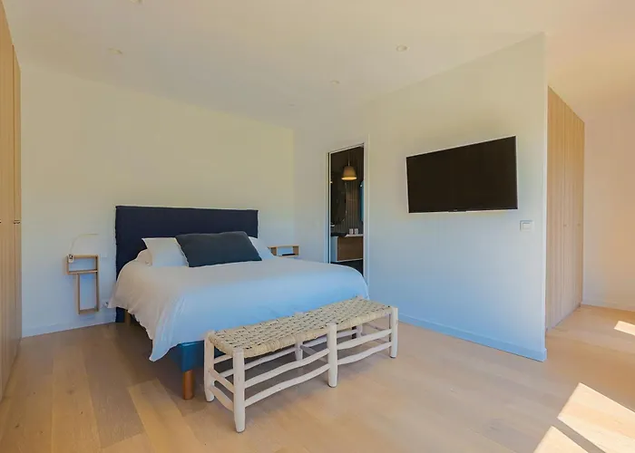 Holiday home House With Pool And Vineyards In *