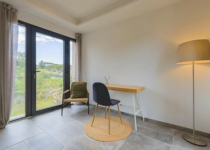 House With Pool And Vineyards In * Saint-Tropez