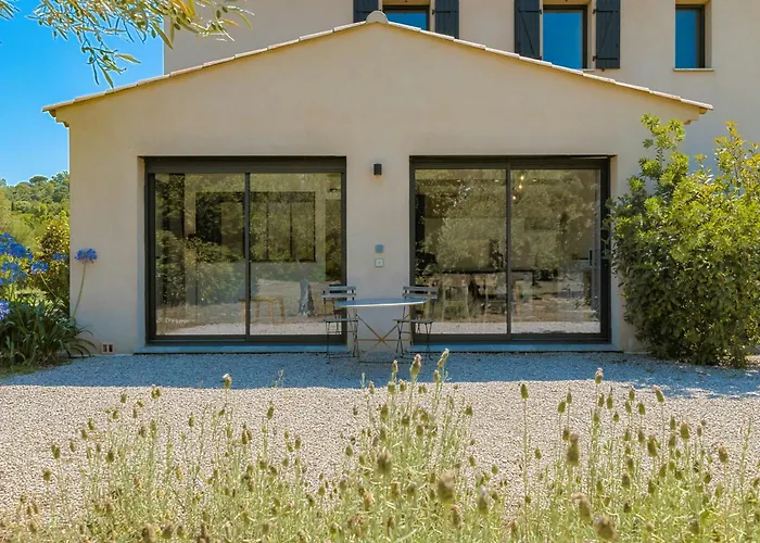 House With Pool And Vineyards In Holiday home