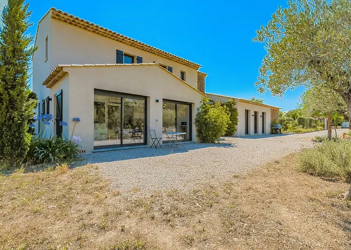 House With Pool And Vineyards In